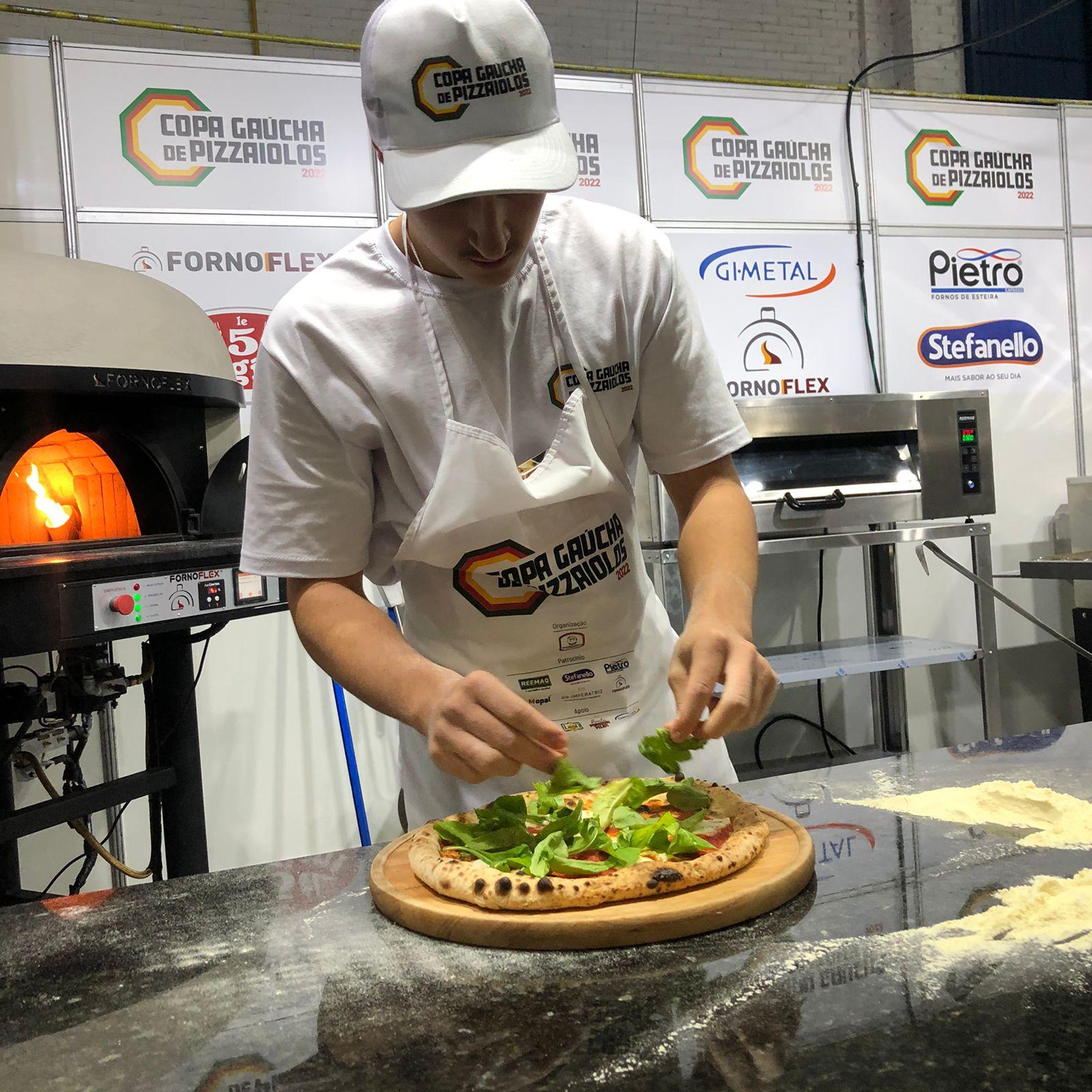 Com Pizza Inspirada na Mãe, Pizzaiolo da The Petit é Campeão da Copa Gaúcha de Pizzaiolos