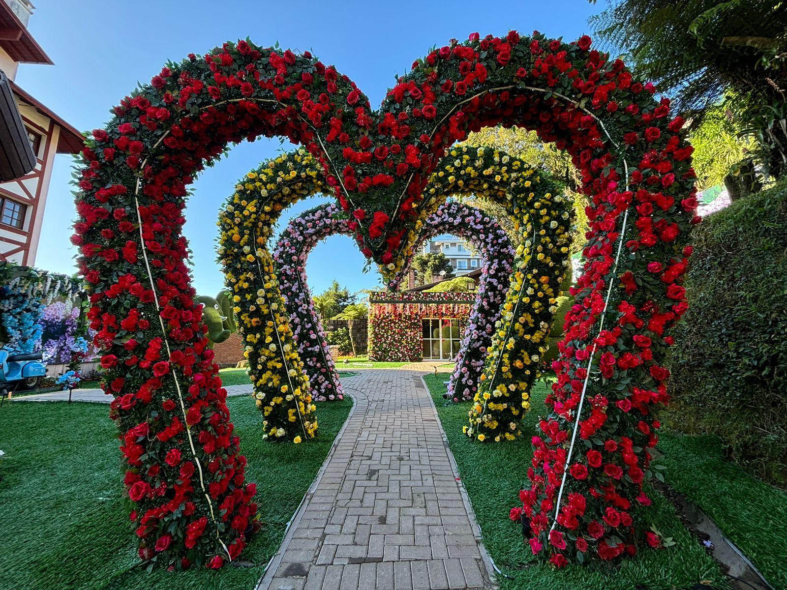 Rua Torta de Gramado ganha parque inspirado no Miracle Garden de Dubai