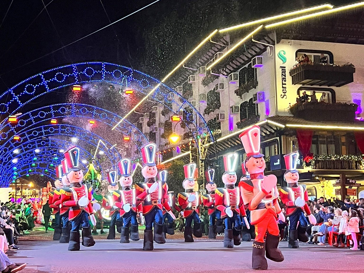 O Grande Desfile de Natal: conheça o espetáculo do Natal Luz de Gramado 2026