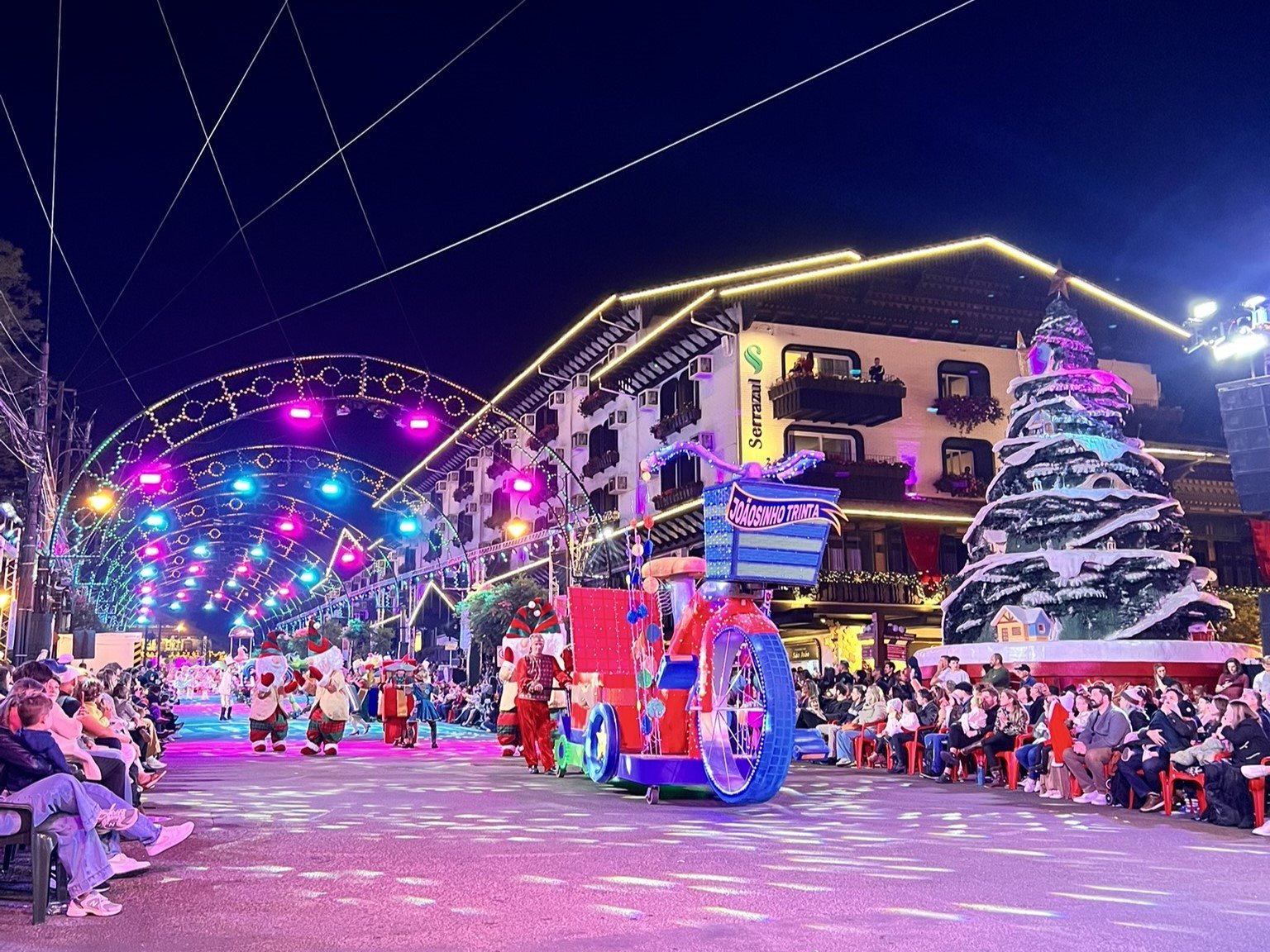 O Grande Desfile de Natal: conheça o espetáculo do Natal Luz de Gramado 2026